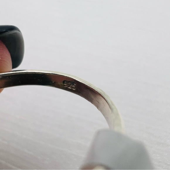 Green Chalcedony S925 Ring - Picture 3 of 3